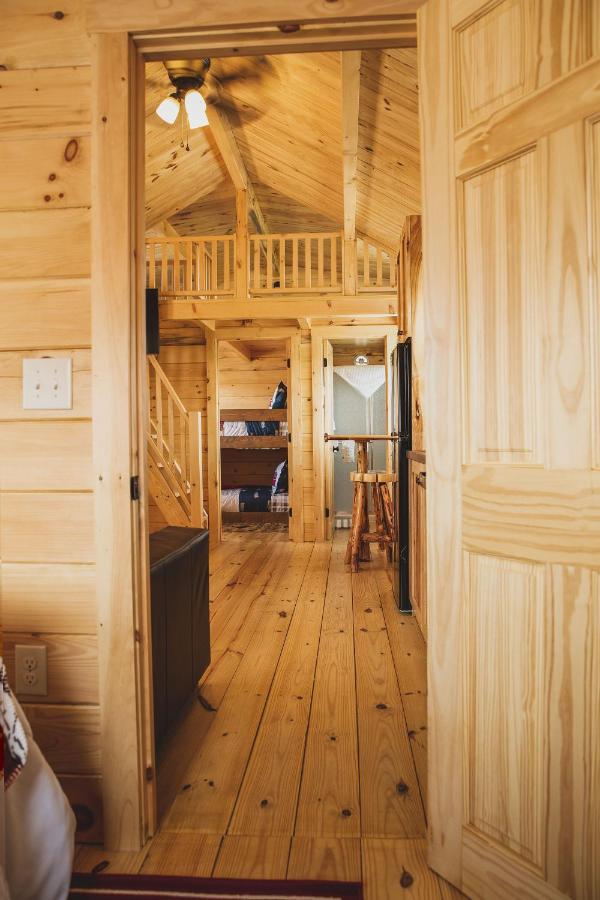 The Big Texan - Cabins And Wagons Αμαρίλο Εξωτερικό φωτογραφία