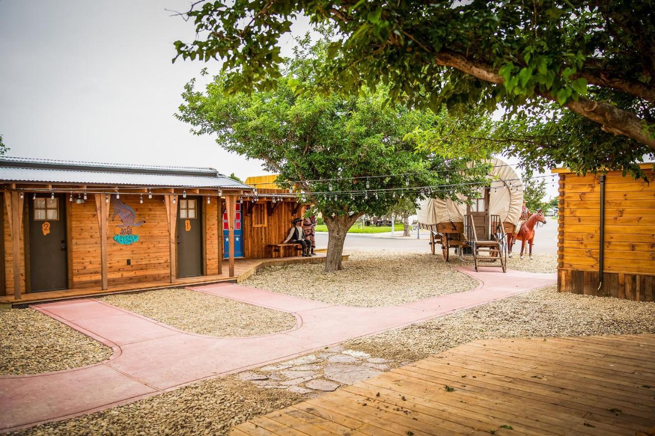 The Big Texan - Cabins And Wagons Αμαρίλο Εξωτερικό φωτογραφία