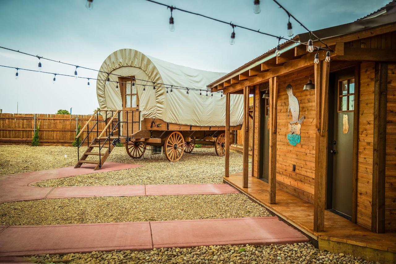 The Big Texan - Cabins And Wagons Αμαρίλο Εξωτερικό φωτογραφία
